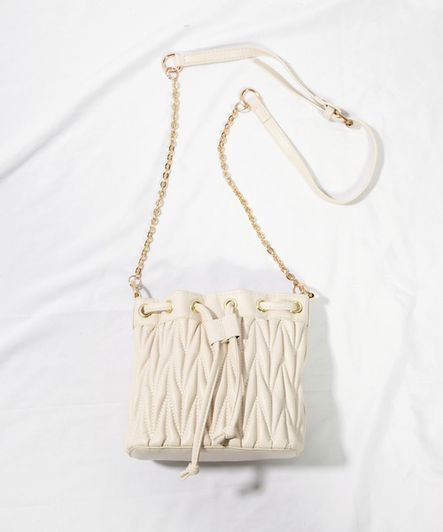 SAISON DE PAPILLON(セゾンドパピヨン)の「キルティングフェイクバケットバッグ(ハンドバッグ・レディース・ホワイト/ベージュ/ブラック/ピンク・フリー)」の2枚目の写真