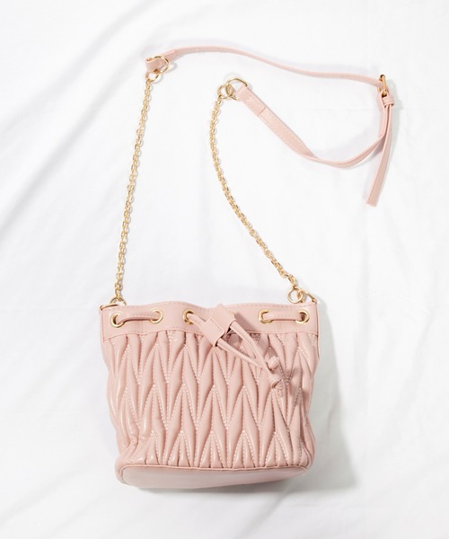 SAISON DE PAPILLON(セゾンドパピヨン)の「キルティングフェイクバケットバッグ(ハンドバッグ・レディース・ホワイト/ベージュ/ブラック/ピンク・フリー)」の4枚目の写真