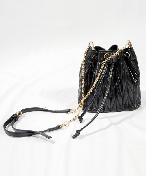 SAISON DE PAPILLON(セゾンドパピヨン)の「キルティングフェイクバケットバッグ(ハンドバッグ・レディース・ホワイト/ベージュ/ブラック/ピンク・フリー)」の3枚目の写真