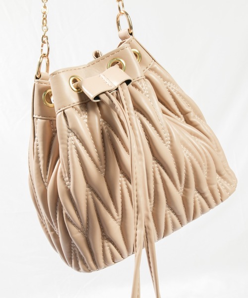 SAISON DE PAPILLON(セゾンドパピヨン)の「キルティングフェイクバケットバッグ(ハンドバッグ・レディース・ホワイト/ベージュ/ブラック/ピンク・フリー)」の15枚目の写真