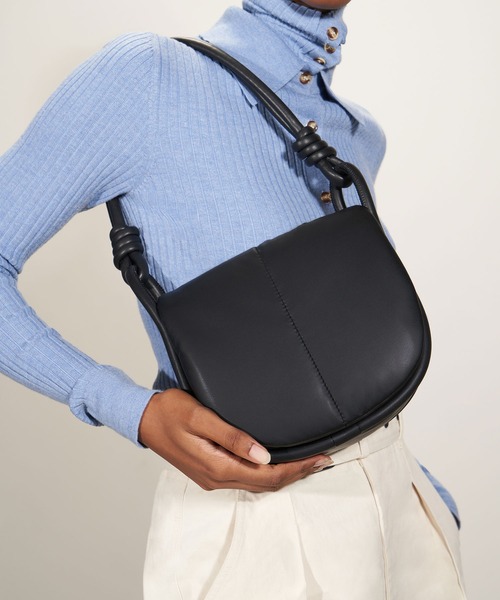 CHARLES & KEITH(チャールズ & キース)の「ルナ ノッティドハンドルショルダーバッグ / Luna Knotted Handle Shoulder Bag(ショルダーバッグ・レディース・ブラック/オリーブ/ブルー系その他4・M)」の13枚目の写真
