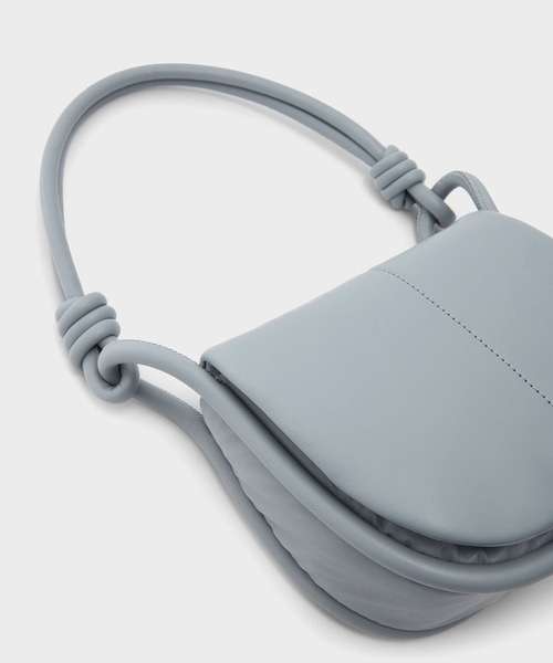 CHARLES & KEITH(チャールズ & キース)の「ルナ ノッティドハンドルショルダーバッグ / Luna Knotted Handle Shoulder Bag(ショルダーバッグ・レディース・ブラック/オリーブ/ブルー系その他4・M)」の21枚目の写真