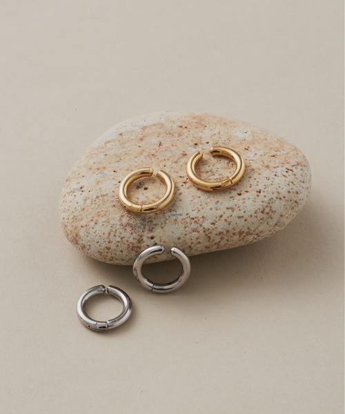 muku（ムク）の「金属アレルギー対応 ラウンドイヤリング/ ラウンドイヤーカフサージカルステンレス/316L（イヤリング・レディース・シルバー/ゴールド・FREE）」の7枚目の写真