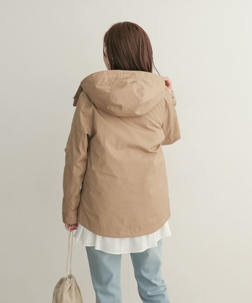 URBAN RESEARCH DOORS（アーバンリサーチドアーズ）の「ダウンライナーマウンテンパーカー（マウンテンパーカー・レディース・ベージュ/ネイビー/カーキ・1）」の15枚目の写真