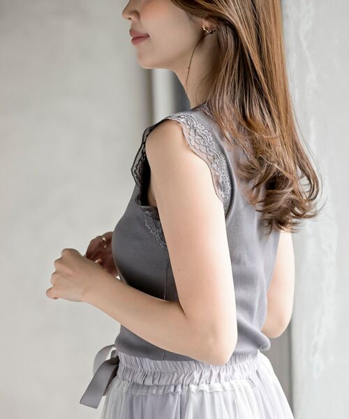 rps（アールピーエス）の「ふちどりレーススクエアーネックタンクトップ（タンクトップ・レディース・ブラック/オフホワイト/ピンク/グレイッシュベージュ/ブラウン/ミント/サックスブルー・M/L）」の15枚目の写真