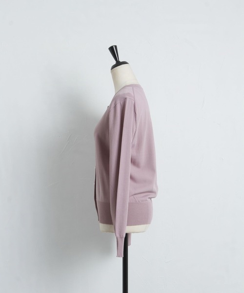 tocco closet(トッコ クローゼット)の「パール釦ラウンドネックシンプルカーディガン(カーディガン/ボレロ・レディース・ブラック/オフホワイト/ピンク系その他・M)」の19枚目の写真