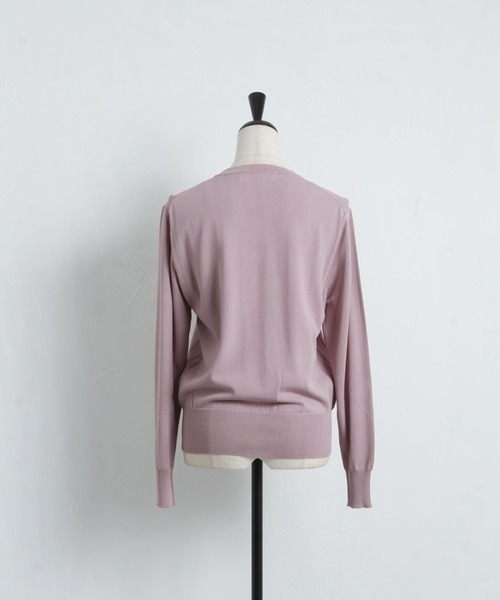 tocco closet(トッコ クローゼット)の「パール釦ラウンドネックシンプルカーディガン(カーディガン/ボレロ・レディース・ブラック/オフホワイト/ピンク系その他・M)」の8枚目の写真