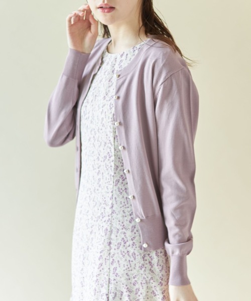 tocco closet(トッコ クローゼット)の「パール釦ラウンドネックシンプルカーディガン(カーディガン/ボレロ・レディース・ブラック/オフホワイト/ピンク系その他・M)」の21枚目の写真