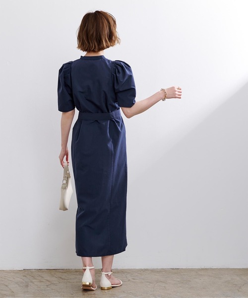 UR'S(ユアーズ)の「タックスリーブキーネックワンピース(ワンピース・レディース・ベージュ/ネイビー・S/M/L)」の4枚目の写真