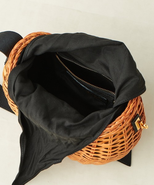 VIOLAd'ORO(ヴィオラドーロ)の「VIOLAd'ORO/ヴィオラドーロ ポイントハンドルラタンバッグ(かごバッグ・レディース・キャメル・FREE)」の15枚目の写真