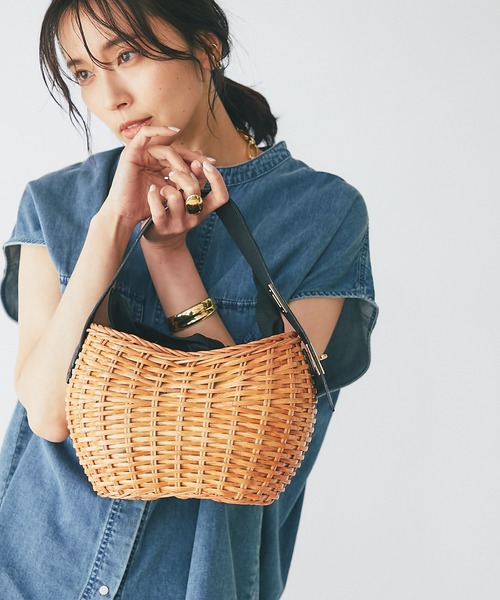 VIOLAd'ORO(ヴィオラドーロ)の「VIOLAd'ORO/ヴィオラドーロ ポイントハンドルラタンバッグ(かごバッグ・レディース・キャメル・FREE)」の3枚目の写真