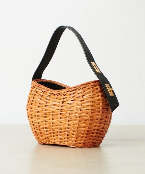 VIOLAd'ORO(ヴィオラドーロ)の「VIOLAd'ORO/ヴィオラドーロ ポイントハンドルラタンバッグ(かごバッグ・レディース・キャメル・FREE)」の10枚目の写真