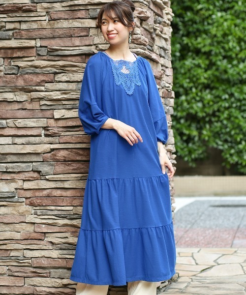 チチカカ（チチカカ）の「2WAY袖ボリュームティアードワンピース（ワンピース・レディース・ブラック/ブルー/ライトグリーン・FREE）」の3枚目の写真