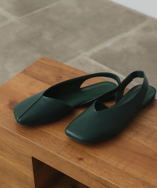 SENSE OF PLACE by URBAN RESEARCH（センスオブプレイスバイアーバンリサーチ）の「バックスリングフラットシューズ（その他シューズ・レディース・ブラウン/グリーン/アイボリー/ブラック・LARGE/SMALL/MEDIUM）」の4枚目の写真