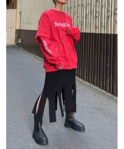 SLY（スライ）の「TUCK S/L LOGO SW タック ロゴ スウェット トレーナー（スウェット・レディース・杢グレー/ブラック/レッド・FREE）」の5枚目の写真