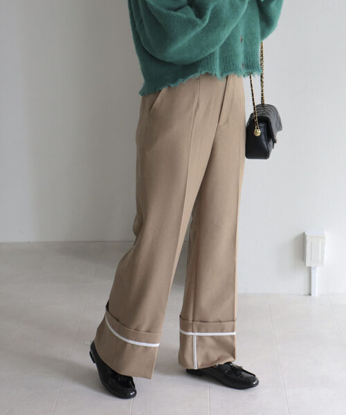 fredy emue（フレディエミュ）の「ロールアップフレアーワイドパンツ（スラックス・レディース・チャコールグレー/ベージュ・38/36）」の9枚目の写真