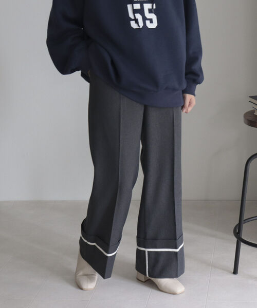 fredy emue（フレディエミュ）の「ロールアップフレアーワイドパンツ（スラックス・レディース・チャコールグレー/ベージュ・38/36）」の15枚目の写真