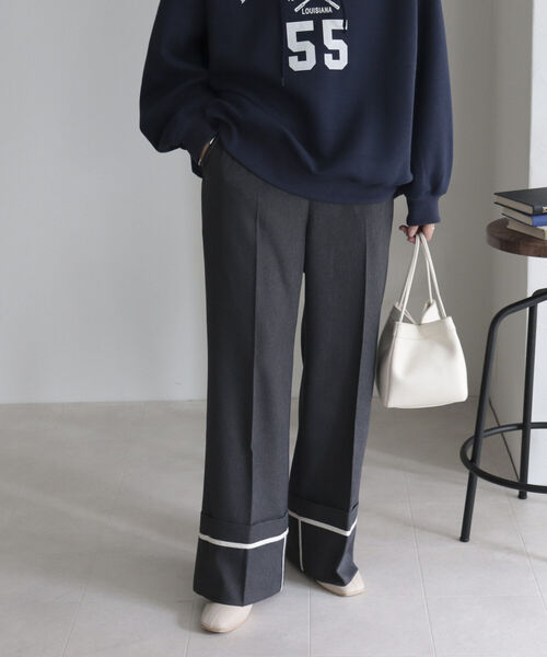 fredy emue（フレディエミュ）の「ロールアップフレアーワイドパンツ（スラックス・レディース・チャコールグレー/ベージュ・38/36）」の19枚目の写真