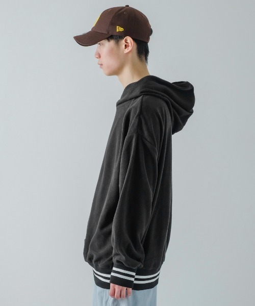 improves（インプローブス）の「ラインリブ フリース プルオーバーパーカー（パーカー・メンズ・グレイッシュベージュ/ベージュ/ダークグリーン/ネイビー/チャコール/ブラック・MEDIUM/LARGE/X-LARGE）」の22枚目の写真