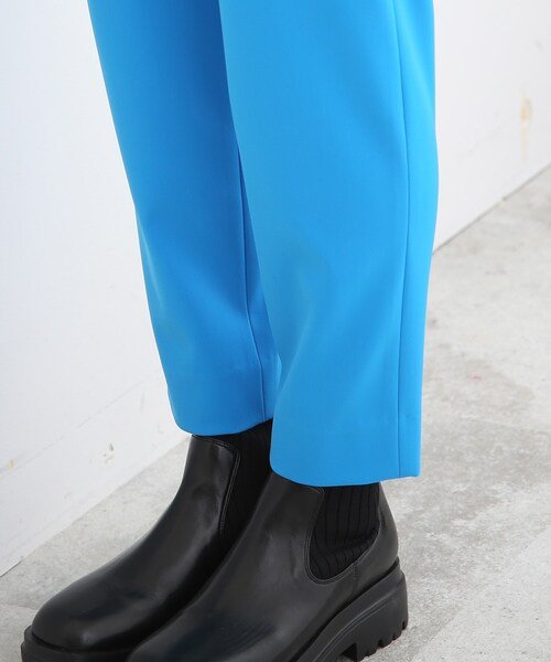 INDIVI（インディヴィ）の「◆【パンツ人気1位！/褒められパンツ/洗える/ウエストゴム】タックテーパードパンツ（その他パンツ・レディース・ブラウン系/ライトグレー/ライトブルー/ブラック/チャコールグレー・03/15 /34/40/42/05/17/19/36/13/38/12）」の13枚目の写真