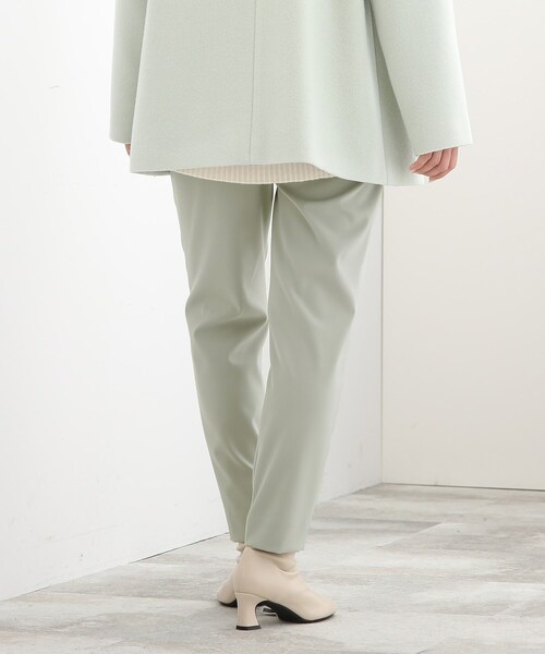 INDIVI（インディヴィ）の「◆【パンツ人気1位！/褒められパンツ/洗える/ウエストゴム】タックテーパードパンツ（その他パンツ・レディース・ブラウン系/ライトグレー/ライトブルー/ブラック/チャコールグレー・03/15 /34/40/42/05/17/19/36/13/38/12）」の18枚目の写真