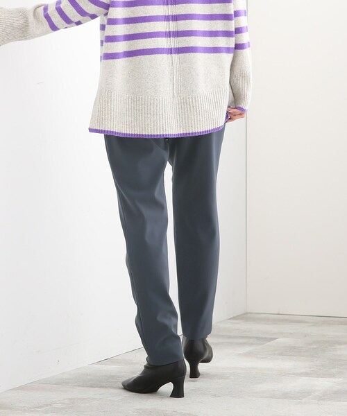 INDIVI（インディヴィ）の「◆【パンツ人気1位！/褒められパンツ/洗える/ウエストゴム】タックテーパードパンツ（その他パンツ・レディース・ブラウン系/ライトグレー/ライトブルー/ブラック/チャコールグレー・03/15 /34/40/42/05/17/19/36/13/38/12）」の21枚目の写真