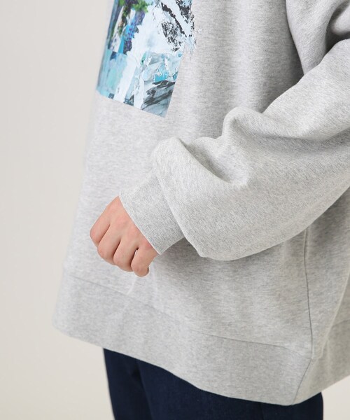 tk.TAKEO KIKUCHI(ティーケータケオキクチ)の「◆アブストラクトペインティングスウェット(スウェット・メンズ・ライトグレー系6/ブラック/ベージュ・01/03/02)」の5枚目の写真