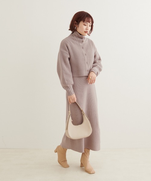 natural couture(ナチュラルクチュール)の「osonoマルチWAYカーデセットニットワンピース(ワンピース・レディース・ブルー/ブラック/アイボリー/グレイッシュベージュ・MEDIUM/LARGE)」の5枚目の写真