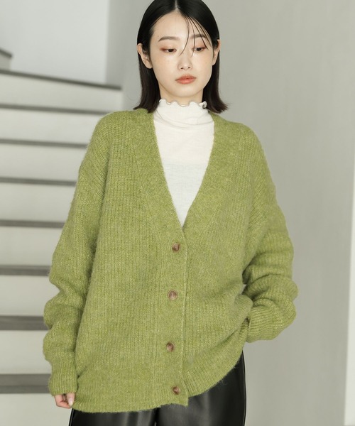 LAKOLE（ラコレ）の「5GシャギーVネックカーディガン / 182746（カーディガン/ボレロ・レディース・パープル/ベージュ/グリーン・SMALL/MEDIUM）」の2枚目の写真