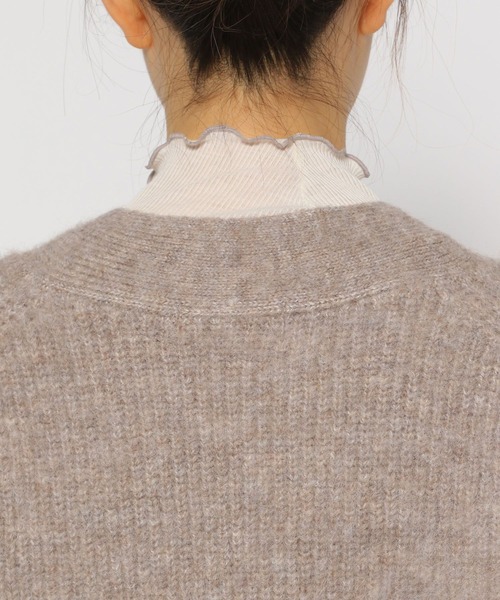 LAKOLE（ラコレ）の「5GシャギーVネックカーディガン / 182746（カーディガン/ボレロ・レディース・パープル/ベージュ/グリーン・SMALL/MEDIUM）」の11枚目の写真