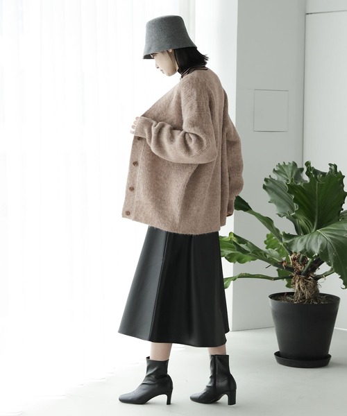 LAKOLE（ラコレ）の「5GシャギーVネックカーディガン / 182746（カーディガン/ボレロ・レディース・パープル/ベージュ/グリーン・SMALL/MEDIUM）」の19枚目の写真