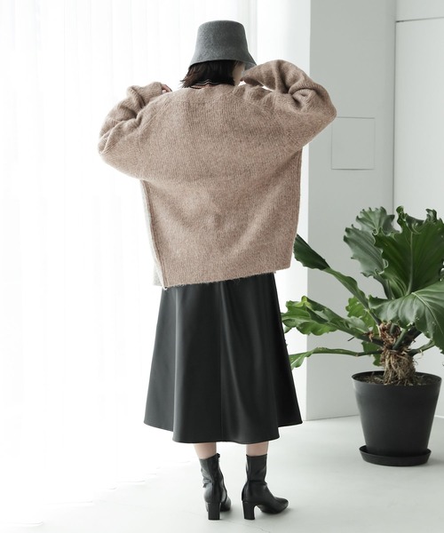 LAKOLE（ラコレ）の「5GシャギーVネックカーディガン / 182746（カーディガン/ボレロ・レディース・パープル/ベージュ/グリーン・SMALL/MEDIUM）」の20枚目の写真