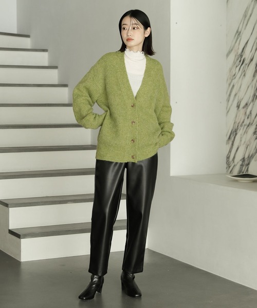 LAKOLE（ラコレ）の「5GシャギーVネックカーディガン / 182746（カーディガン/ボレロ・レディース・パープル/ベージュ/グリーン・SMALL/MEDIUM）」の21枚目の写真