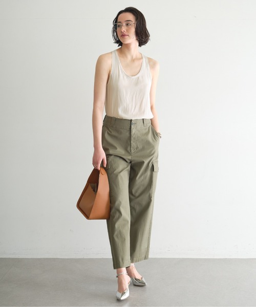 GALLARDAGALANTE（ガリャルダガランテ）の「バックサテンカーゴパンツ（カーゴパンツ・レディース・ホワイト/カーキ・0/1）」の2枚目の写真