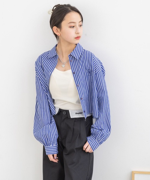 repipi armario(レピピ アルマリオ)の「ストライプカットオフショートシャツ(シャツ/ブラウス・キッズ・ブルー/サックスブルー・SMALL/MEDIUM/LARGE)」の1枚目の写真