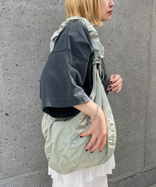 CIAOPANIC（チャオパニック）の「ギャザーハンドルショルダーバッグ（ショルダーバッグ・レディース・ブラック/オフホワイト/グリーン・FREE）」の15枚目の写真