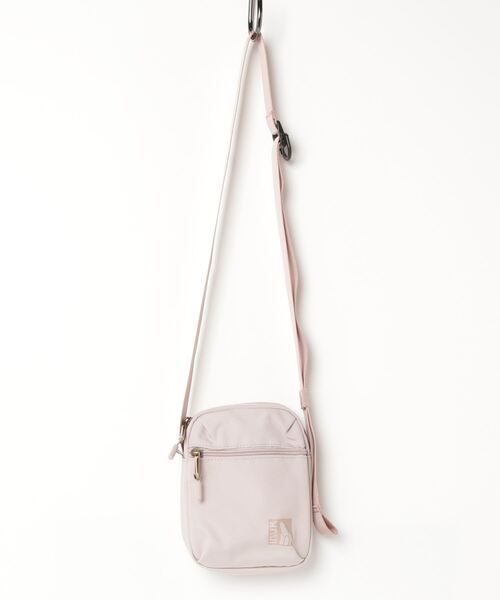 INUK（イヌーク）の「【INUK】SAMI SLING POUCH（ショルダーバッグ・レディース・グリーン系その他/ブラウン系その他/ピンク系その他・ONE SIZE）」の3枚目の写真