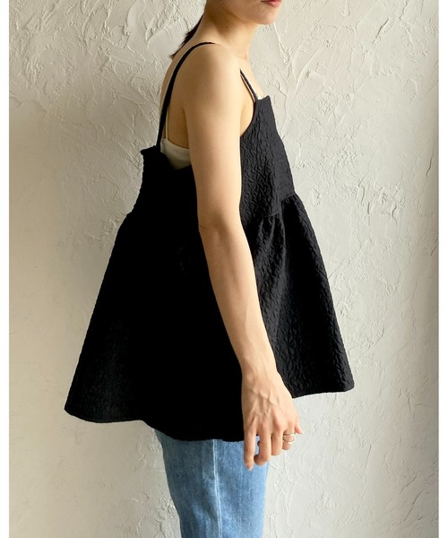 She's Closet（シーズクローゼット）の「ボリュームフレアギャザーふくれジャガードペプラムキャミソールトップス（キャミソール・レディース・グリーン/アイボリー/ブラック/ブラウン/ベージュ・FREE）」の11枚目の写真