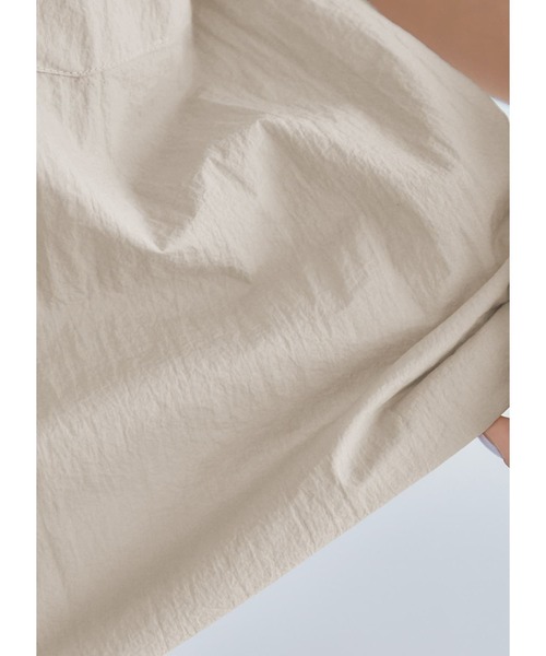 STYLE DELI(スタイルデリ)の「シワ加工ナイロンワイドブラウス(Tシャツ/カットソー・レディース・ブラック/ホワイト/ベージュ・FREE)」の14枚目の写真