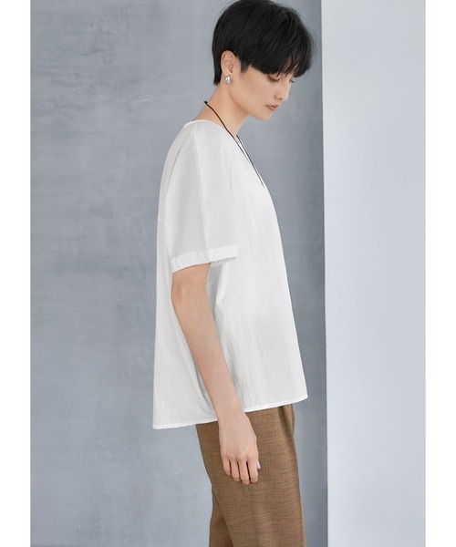 STYLE DELI(スタイルデリ)の「シワ加工ナイロンワイドブラウス(Tシャツ/カットソー・レディース・ブラック/ホワイト/ベージュ・FREE)」の19枚目の写真