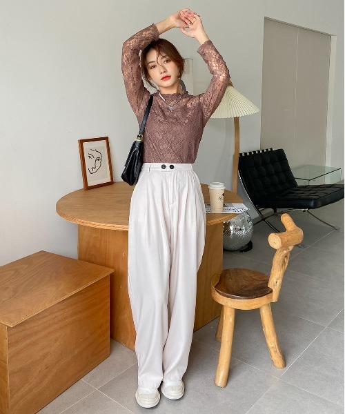 ad thie(アドティエ)の「レース シアー素材 ロングTシャツ(Tシャツ/カットソー・レディース・サックスブルー/モカ/ベージュ/オフホワイト/ブラック・FREE)」の18枚目の写真