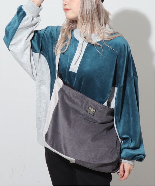 DOUBLE NAME（ダブルネーム）の「コーデュロイBIGショルダーバッグ（ショルダーバッグ・レディース・ブラック/カーキ/ベージュ・FREE）」の4枚目の写真