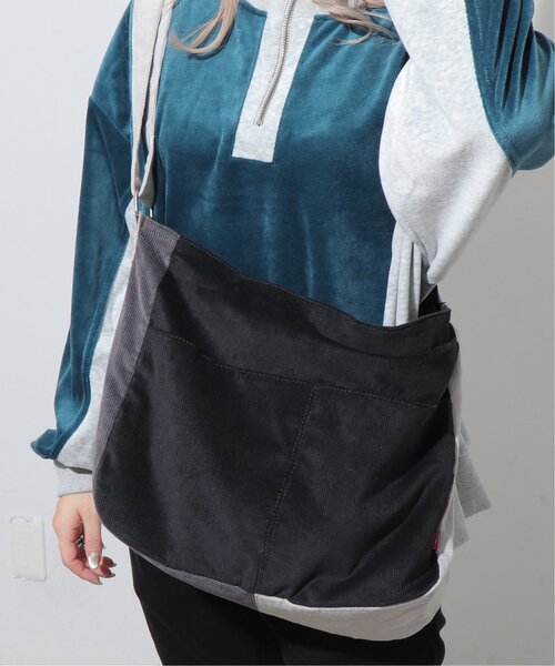 DOUBLE NAME（ダブルネーム）の「コーデュロイBIGショルダーバッグ（ショルダーバッグ・レディース・ブラック/カーキ/ベージュ・FREE）」の10枚目の写真