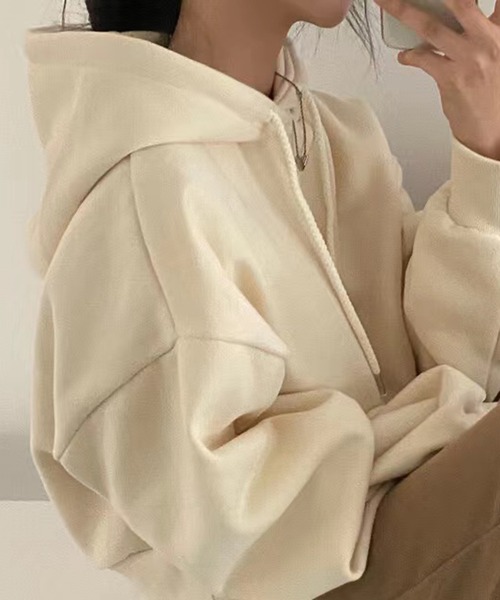 LAFFMO（ラフモ）の「ボリュームスリーブフーディー（パーカー・レディース・ダークグレー/ベージュ/グリーン/ネイビー・F）」の15枚目の写真