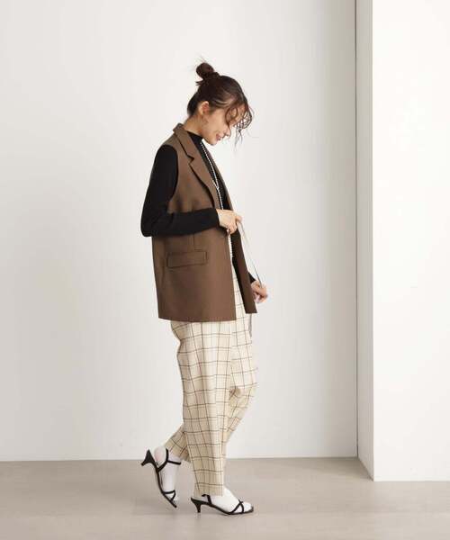 N.（N. Natural Beauty Basic）（エヌエヌナチュラルビューティーベーシック）の「◆ウォームアップリブハイネックニット（ニット/セーター・レディース・グレイッシュベージュ/オフホワイト/ブラック・MEDIUM）」の6枚目の写真