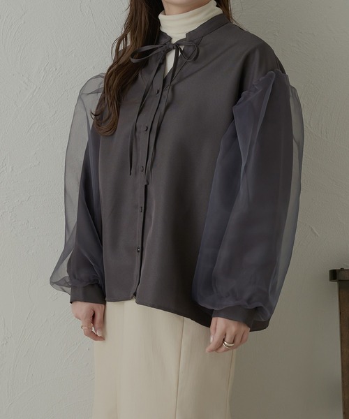 Ambre Neige(アンブルネージュ)の「オーガンジドッキングバンドカラーシャツ/【WEB/EC限定商品】(シャツ/ブラウス・レディース・アイボリー/ダークブラウン/チャコールグレー・FREE)」の6枚目の写真