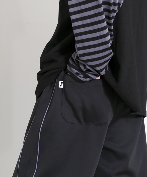 Figments(フィグメンツ)の「パイピングジャージパンツ(その他パンツ・レディース・グレー/ブラック・MEDIUM/LARGE)」の8枚目の写真