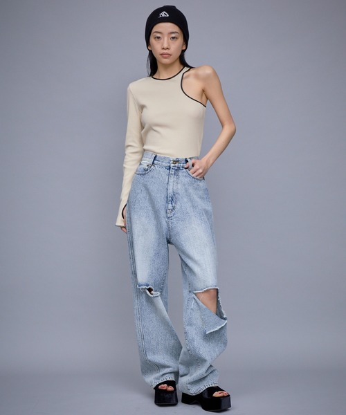 THINGS THAT MATTER(シングス ザット マター)の「THINGS THAT MATTER KNEE CUTTING DEINM PANTS(デニムパンツ・レディース・ブルー/ブラック・1/2)」の22枚目の写真