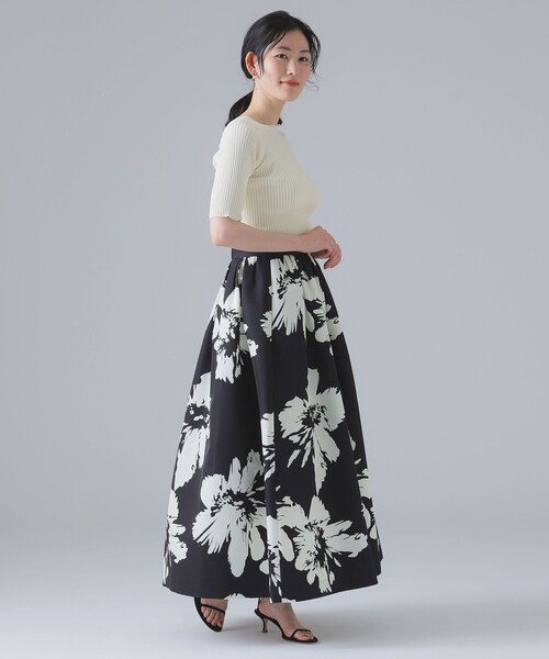 EFFE BEAMS（エッフェビームス）の「M・fil / フラワープリント フレアスカート（スカート・レディース・ブラック/パープル・36/38）」の22枚目の写真