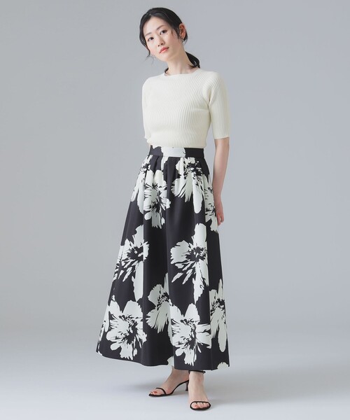 EFFE BEAMS（エッフェビームス）の「M・fil / フラワープリント フレアスカート（スカート・レディース・ブラック/パープル・36/38）」の11枚目の写真